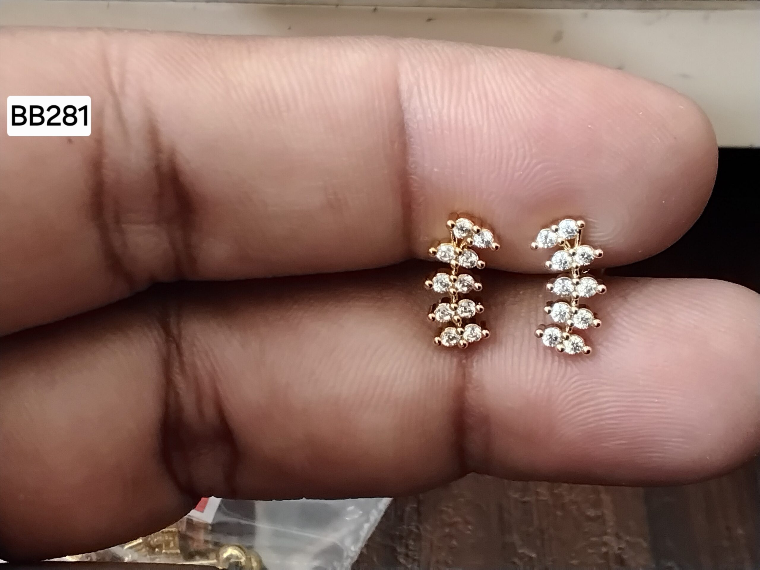 Seven-Stone Pleated Fan Arc Brass Ball Back Studs (BB281)